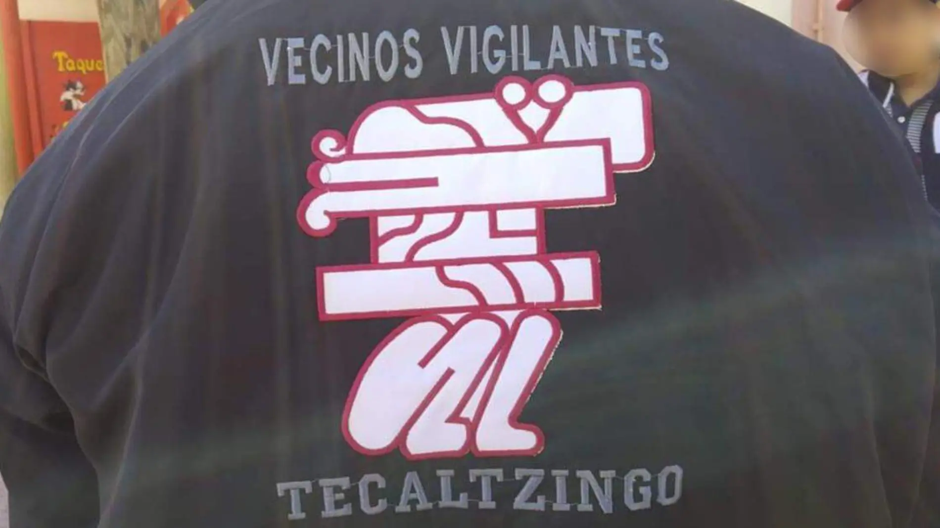 Vecinos de San Buenaventura Tecaltzingo brindaron apoyo a una familia proveniente del estado de Veracruz